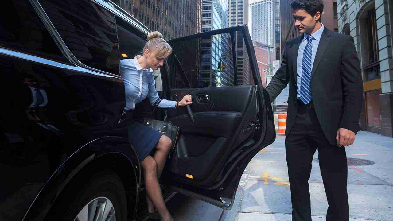 Why Limo Services Are Perfect for Business Travelers